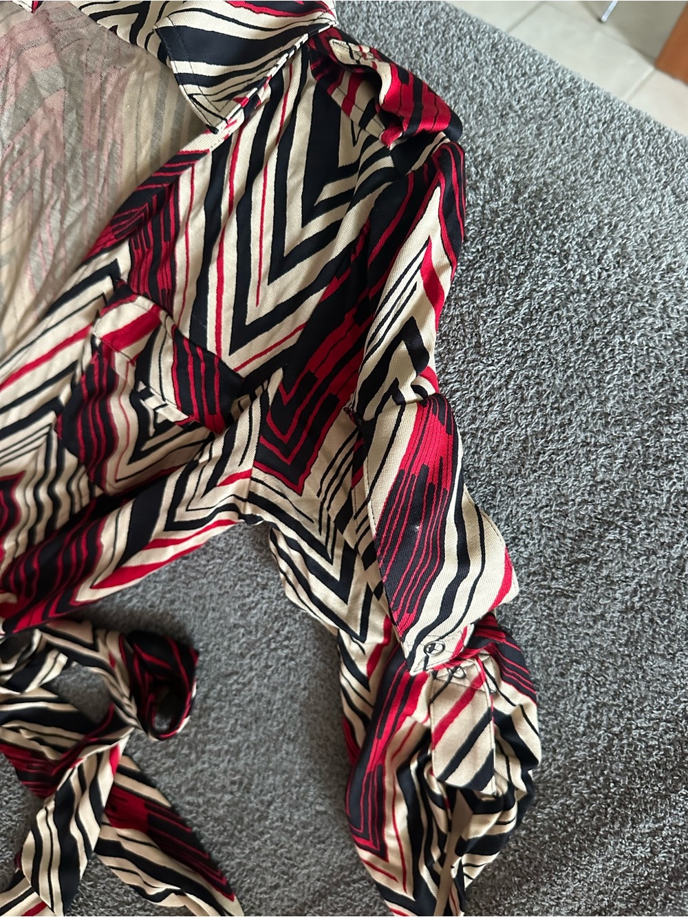 DVF Diane von Furstenberg Vintage Silk Utility Chevron Wrap Dress Red Black Sz 4 - Picture 6 of 11
